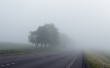 Az ország nagy részén sűrű ködre figyelmeztetnek