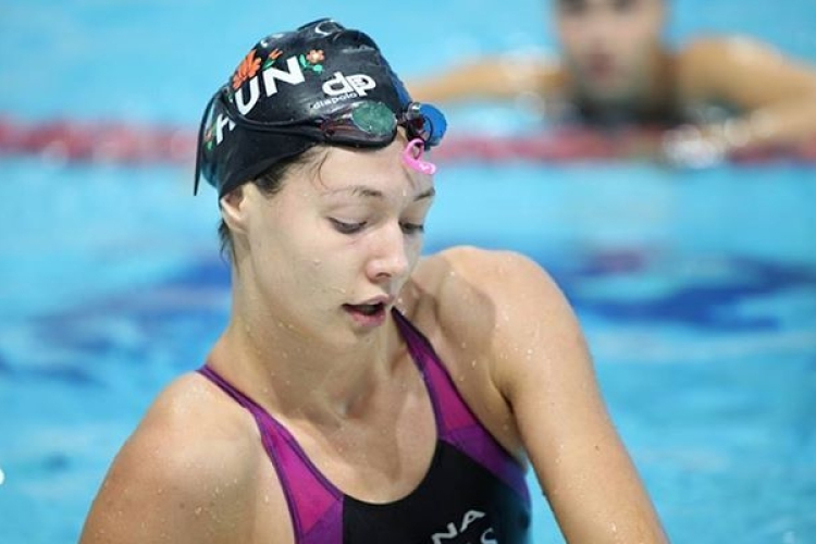 Az uszonyos úszó Senánszky Petra három aranyat nyert az egri világkupán