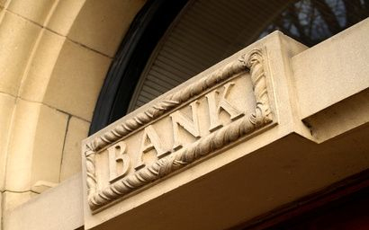 Svájci frankhitelesek bíróságon támadták meg a legjelentősebb francia bankot