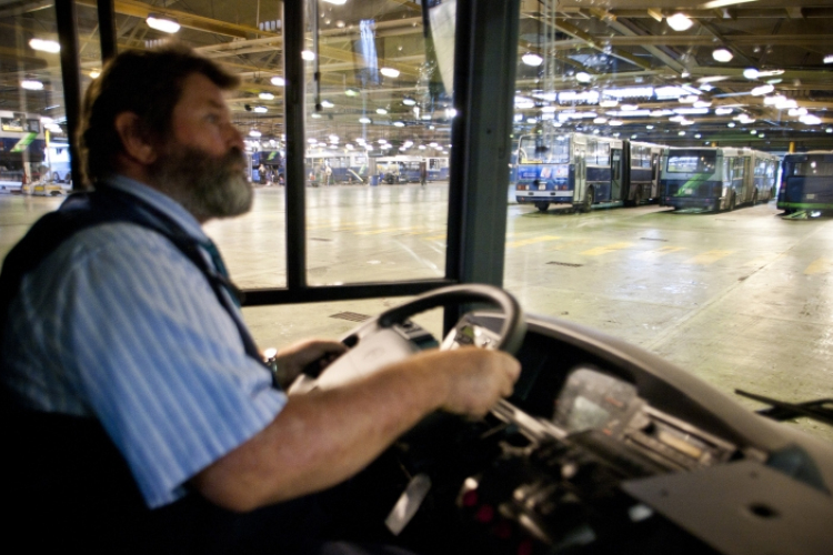 Bérelt buszokon kérhetik a buszbérletet