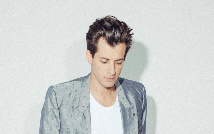 James Bond film főcímdalra pályázik Mark Ronson