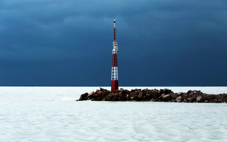 A viharjelzés követésére hívja fel a figyelmet a Balatonnál vasárnap a meteorológia