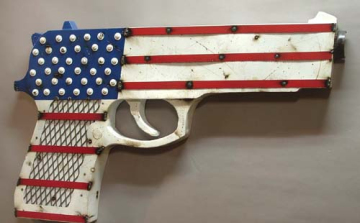 Az iskolai személyzet felfegyverzését javasolja az amerikai fegyverlobbi