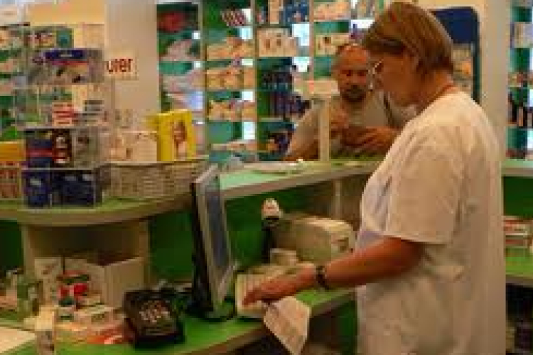 Szeptembertől ésszerűsítik a gyógyszerészek létszámát 