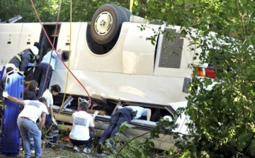 Súlyos buszbaleset Londonban