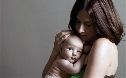 Többszörösére nőhet az anyasági támogatás