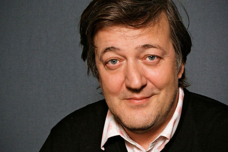 Összeházasodik partnerével Stephen Fry