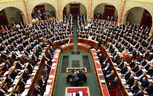 OGY - Paksi erőmű - Harminc évre titkosították a bővítés adatainak egy részét