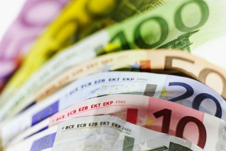 Most kell venni eurót nyaraláshoz?