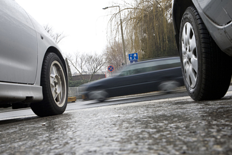 Több megyében piros riasztást adtak ki az ónos eső miatt