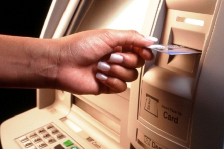 Közeleg a díjmentes készpénzfelvétel határideje