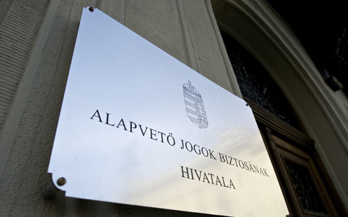 Ombudsman: számos probléma van a pedagógus besorolási rendszerrel