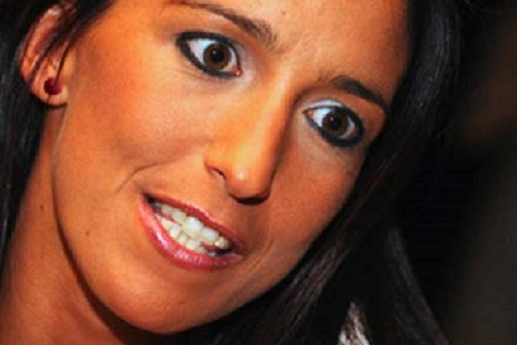 Rubint Réka feltűnési viszketegsége nem ismer határokat