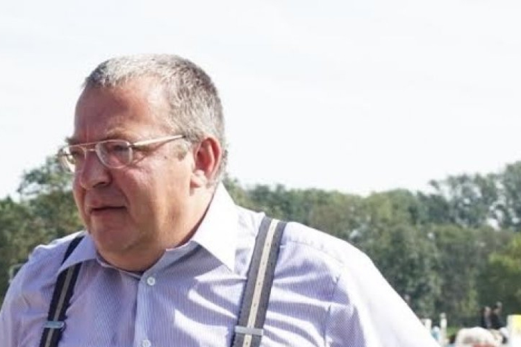 Simicska: Orbánnak jelentenie kellett rólam; a Miniszterelnökség dokumentumokkal cáfol