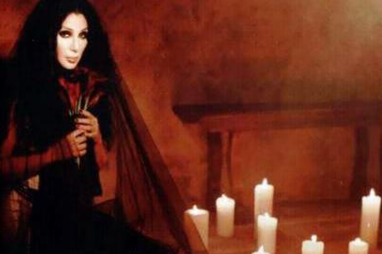 Cher rajongói is gyászoltak tévedésből ThatCHER halála miatt tagolatlan címke okán