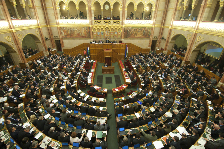 OGY - Megszavazták a vasárnapi pihenőnap bevezetését