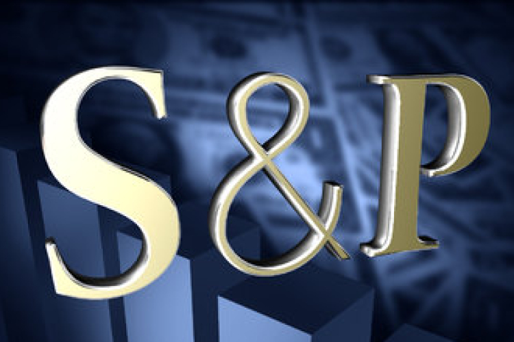 Ellentmondásokkal teli jelentést tett közzé Magyarországról a S&P