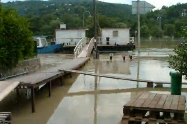 Árvíz - Hamarosan körbezárja a víz Kisoroszit