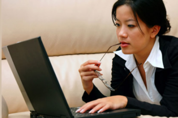 Mi kell az internetező nőnek?