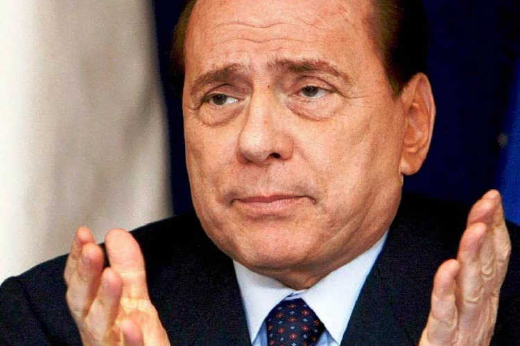 Közmunkára ítélték Silvio Berlusconit