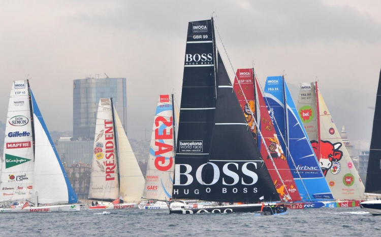 Barcelona World Race - A Hugo Boss kiesett, Fa Nándorék közel az Egyenlítőhöz