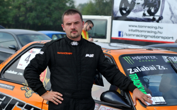 Zalabai Zsolt and KISS THE WALL