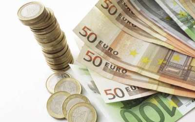 Szabálytalanul elköltött 180 millió eurót kér vissza az Európai Bizottság