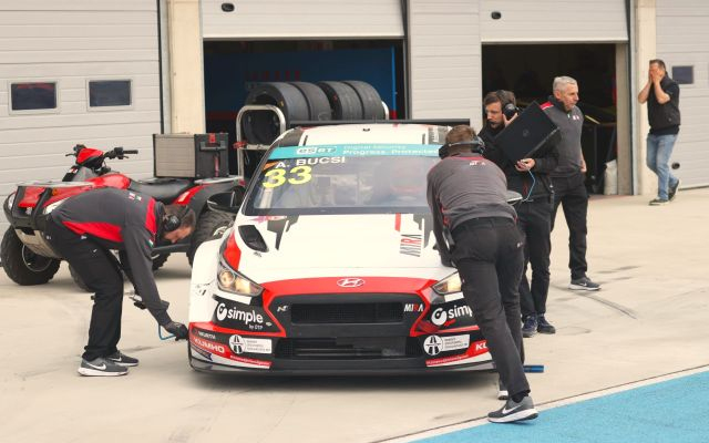 Bucsi győzött a TCR Eastern Europe záró versenyén