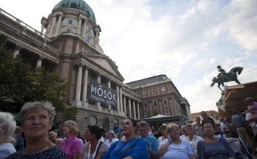 Mozgólépcső is vezet majd a Budai Várba