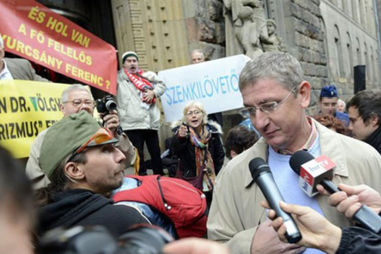 Rendőri vezetők pere - BM: Gyurcsány megköszönte, hogy biztonságosan kikísérték a bíróságról