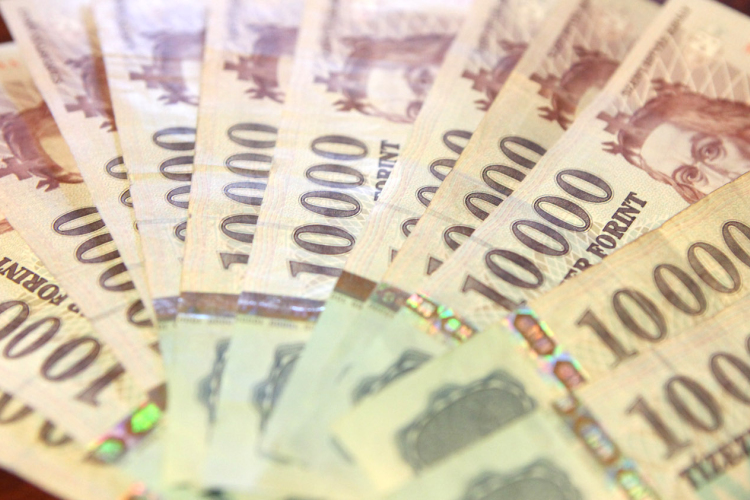 Ab: alkotmányellenes a családi pótlék szabályozása