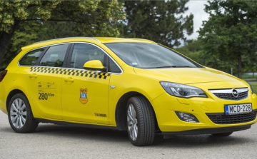 Új, sárga budapesti taxi