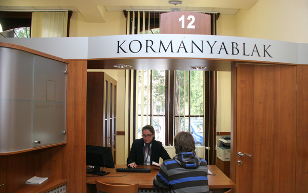 Július 1-jén zárva lesznek a kormányablakok