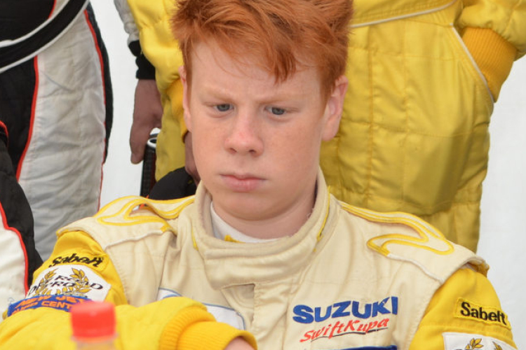 Benyó Máté Aranyat autózott.