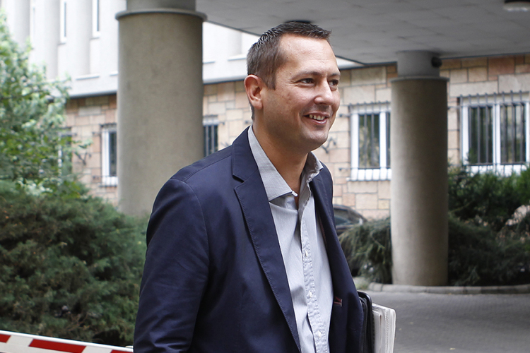 Az MSZP-s Molnár Zsolt is tüntetett egykor szkinhedekkel