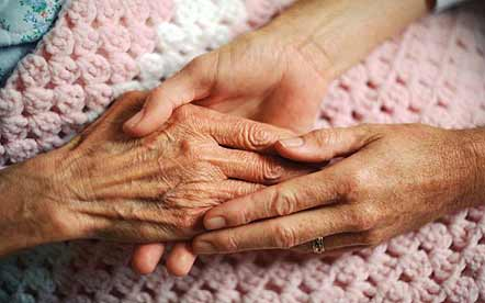 Melyik gyerek gondoskodik az édesanyjáról?