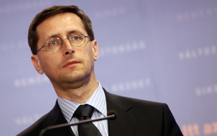 Varga: jelentős költségcsökkenés lesz a magyar gazdaságban