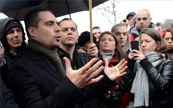 Vona Londonban: a Jobbik programja a megélhetés, a rend és az elszámoltatás