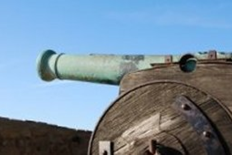 Ágyúmaketettet foglalt le 