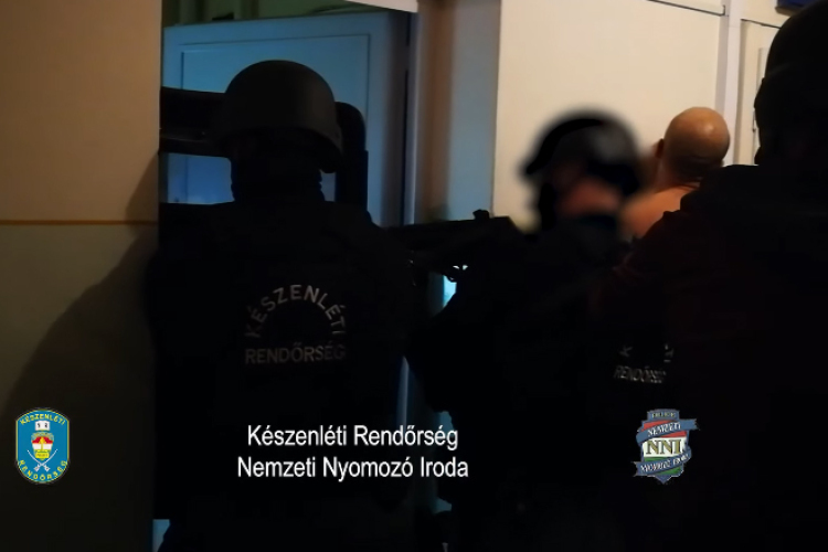 Elfogták egy embercsempész bűnszervezet vezetőjét - VIDEÓVAL